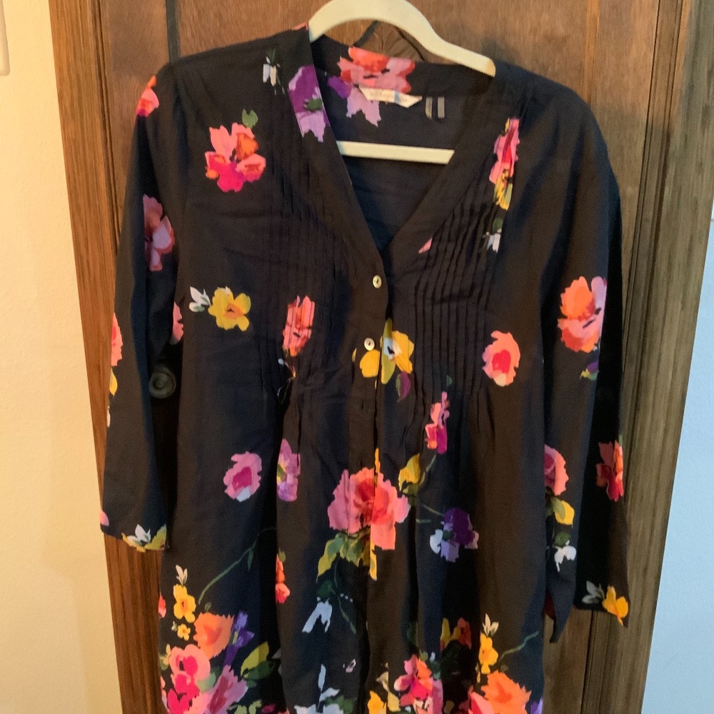 Cute 100% cotton tunic Soft Surrounding